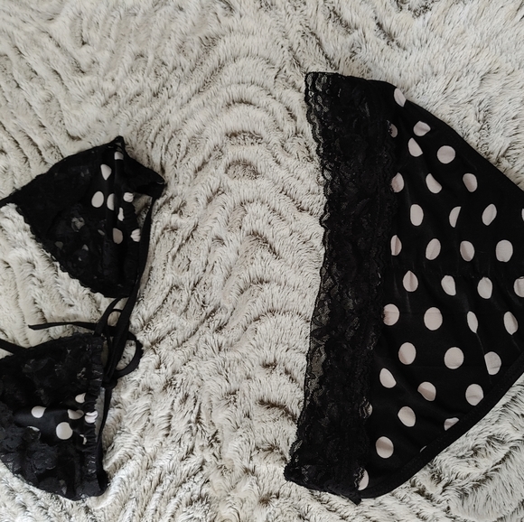 Polka Dot Bikini with Lace Detail size Medium - Picture 2 of 2